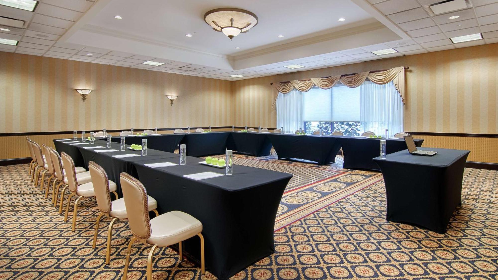 Doubletree By Hilton Lisle Naperville Eksteriør billede